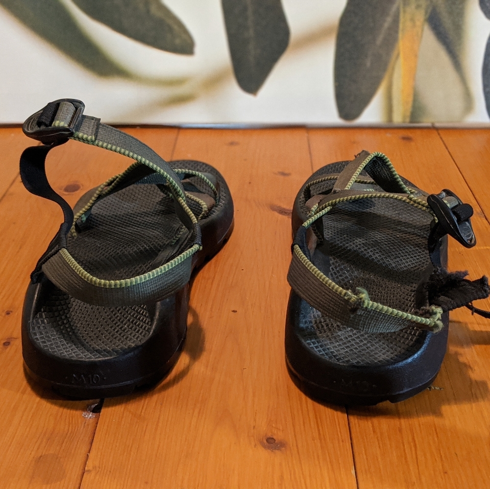 Chaco Sandals Green Men Size 10 Torn Strap